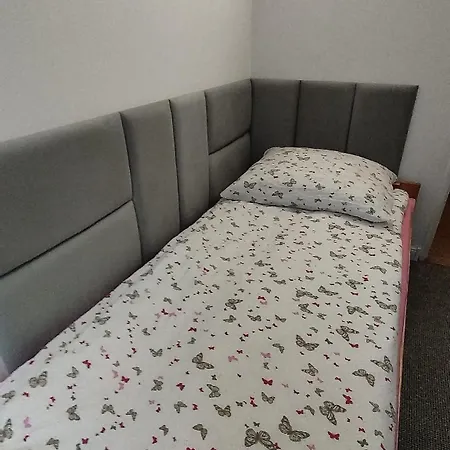 Przy Kortach 홈스테이 올슈틴